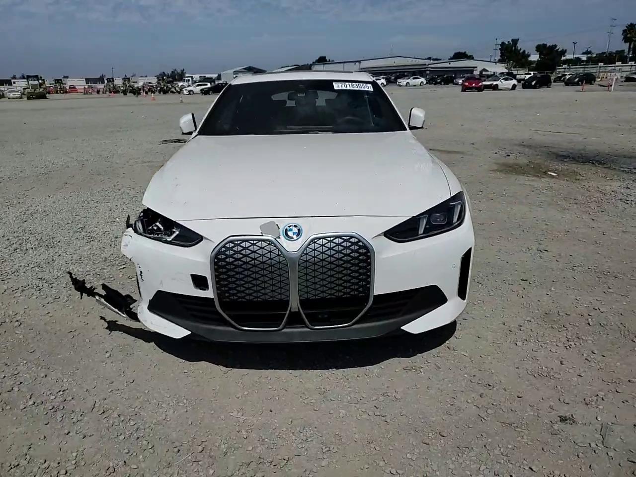 Фото: WBY23HD03SFU15028