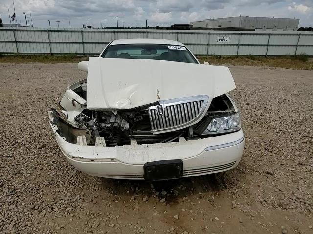 2007 Lincoln Town Car Signature VIN: 1LNHM81W27Y623751 Lot: 71100975