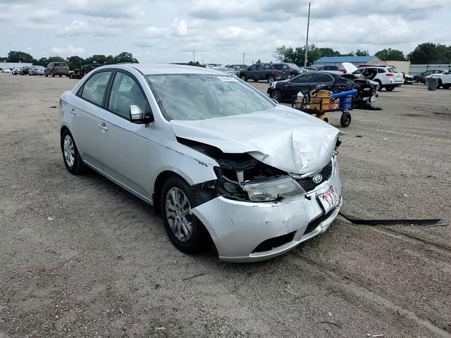 2013 Kia Forte Ex VIN: KNAFU4A28D5737975 Lot: 69840835