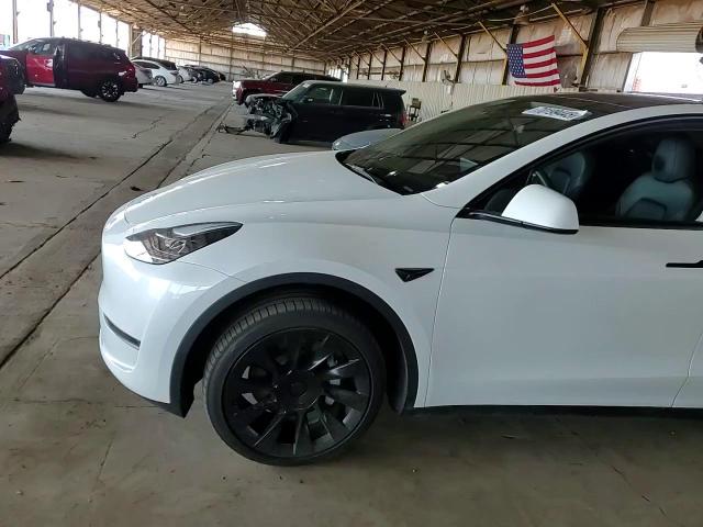 2024 Tesla Model Y VIN: 7SAYGDED7RF103614 Lot: 70199445