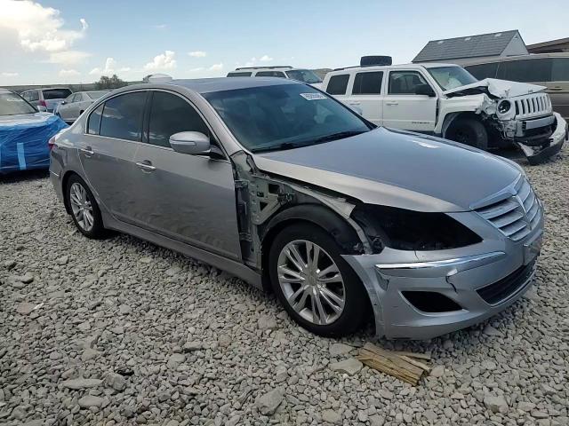 2013 Hyundai Genesis 3.8L VIN: KMHGC4DD5DU225762 Lot: 69205505