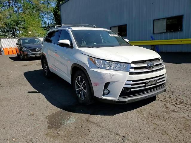 2017 Toyota Highlander Se VIN: 5TDJZRFH9HS446068 Lot: 69880525