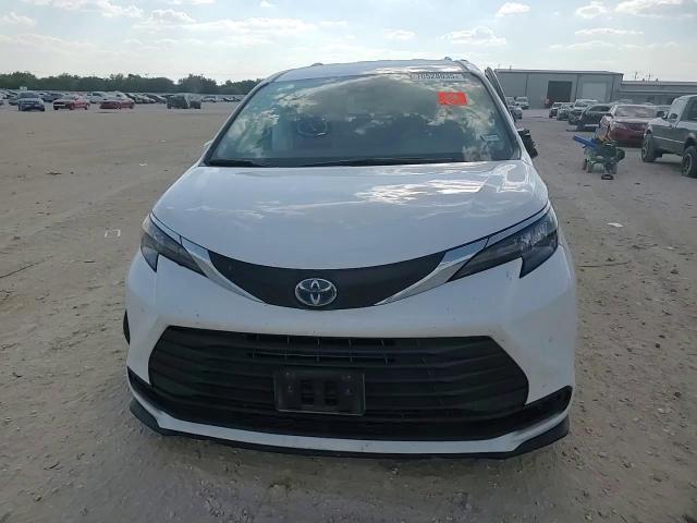 2025 Toyota Sienna Le VIN: 5TDKRKEC3SS232203 Lot: 70528035