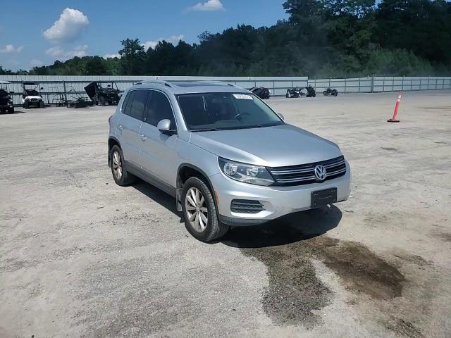 2017 Volkswagen Tiguan Wolfsburg VIN: WVGSV7AX2HK041370 Lot: 68865975
