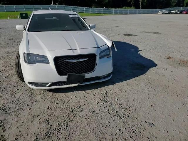 2019 Chrysler 300 S VIN: 2C3CCABGXKH585550 Lot: 70590015