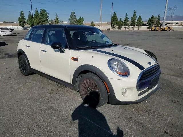 2017 Mini Cooper VIN: WMWXU1C50H2E18218 Lot: 70439725
