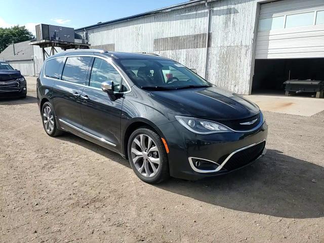 2019 Chrysler Pacifica Limited VIN: 2C4RC1GG9KR587685 Lot: 70133975
