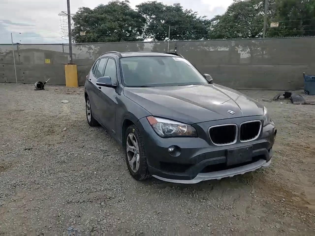 Фото: WBAVM1C5XFV317140