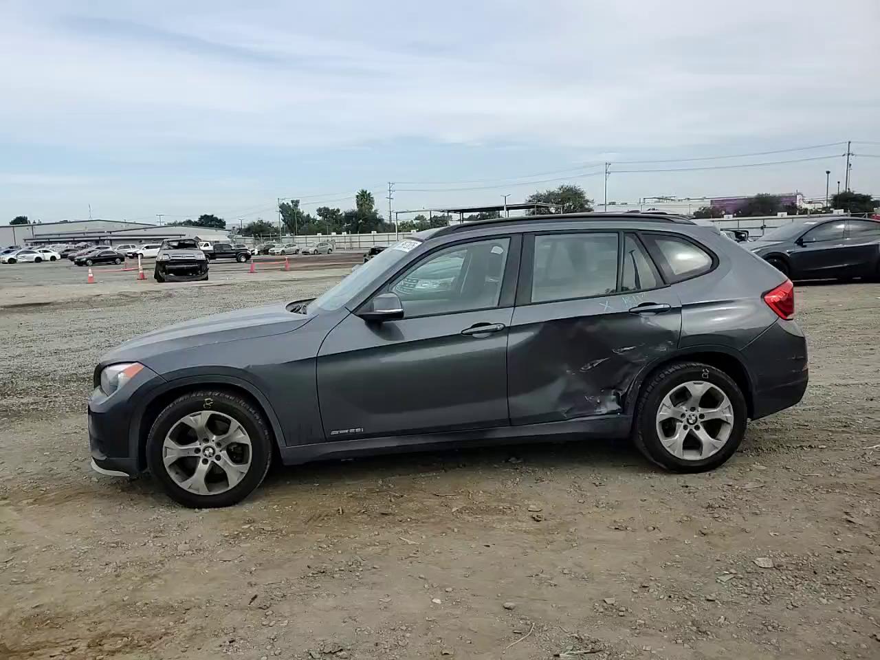 Фото: WBAVM1C5XFV317140