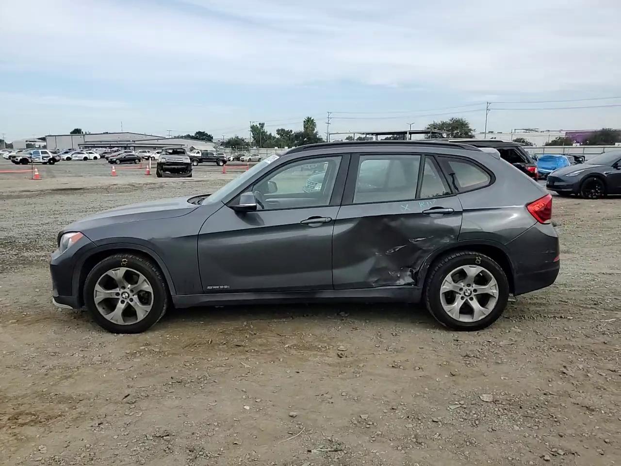 Фото: WBAVM1C5XFV317140