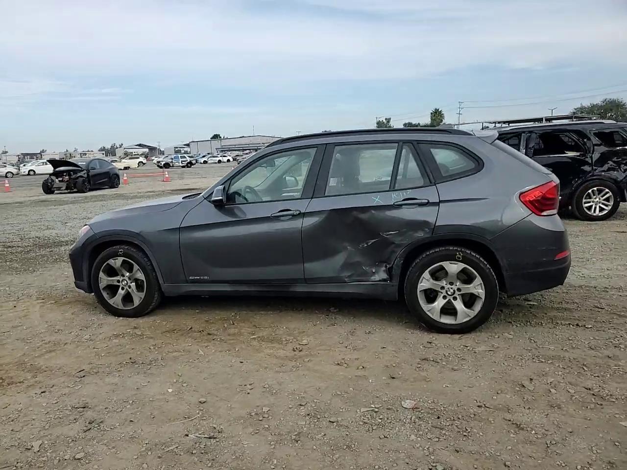 Фото: WBAVM1C5XFV317140