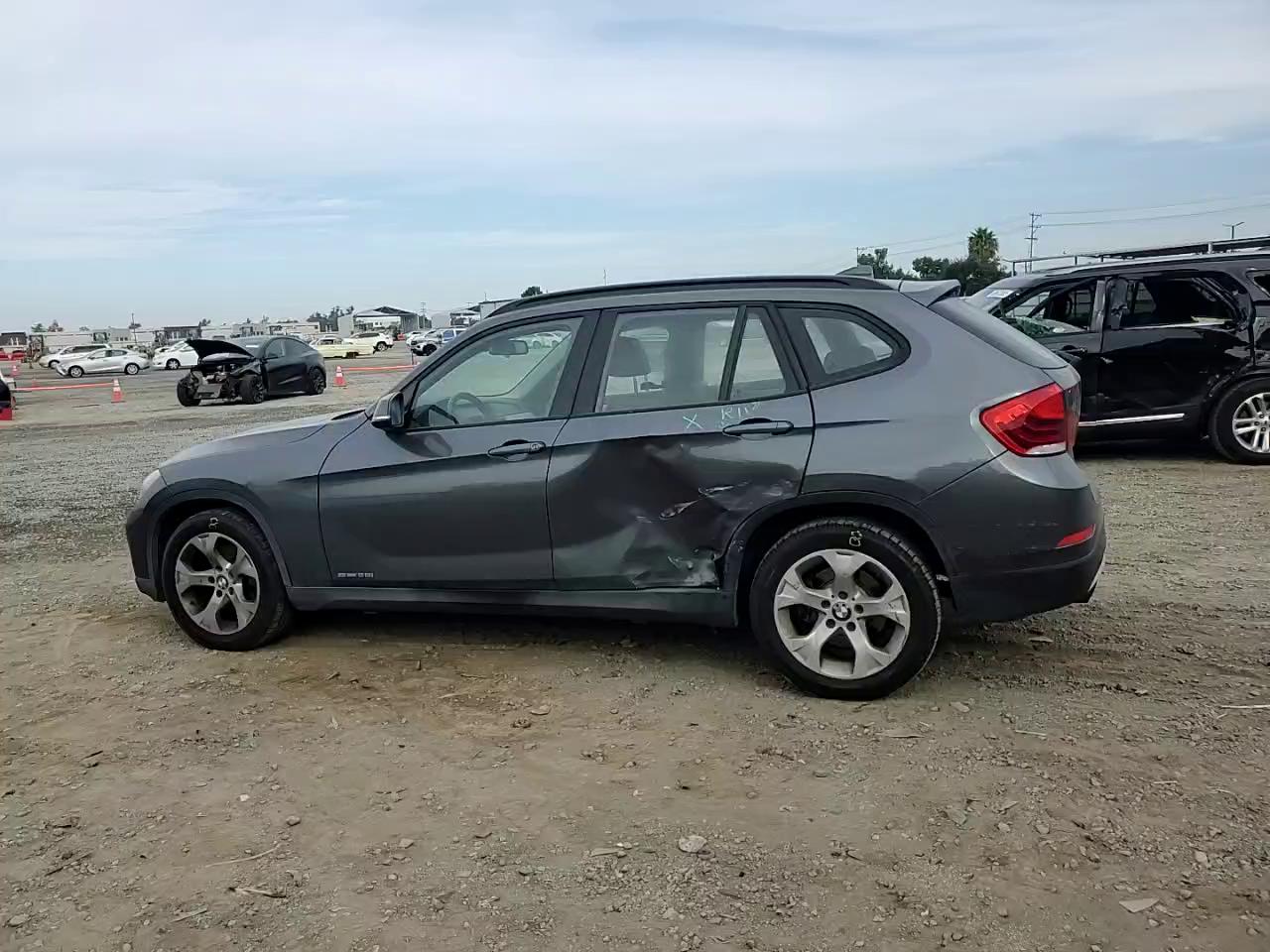 Фото: WBAVM1C5XFV317140