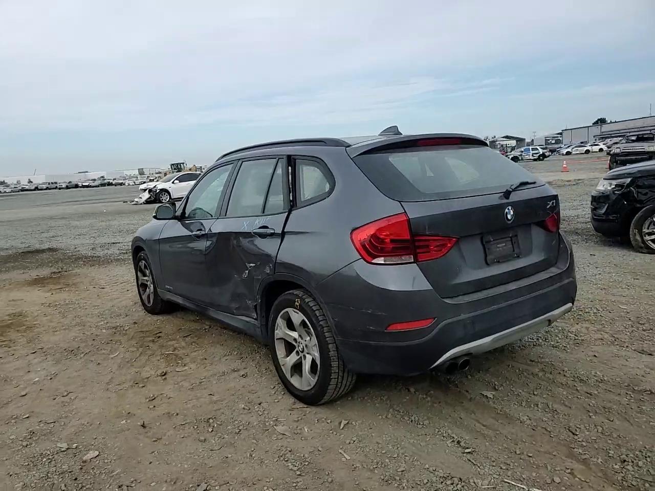 Фото: WBAVM1C5XFV317140