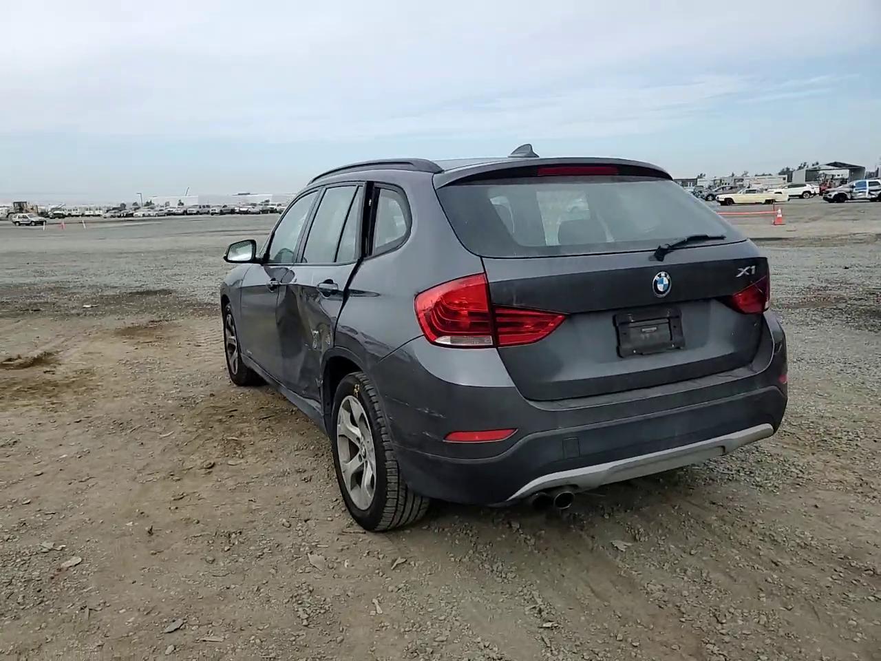 Фото: WBAVM1C5XFV317140