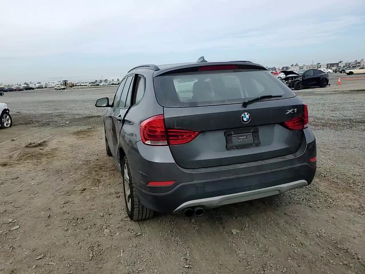 Фото: WBAVM1C5XFV317140