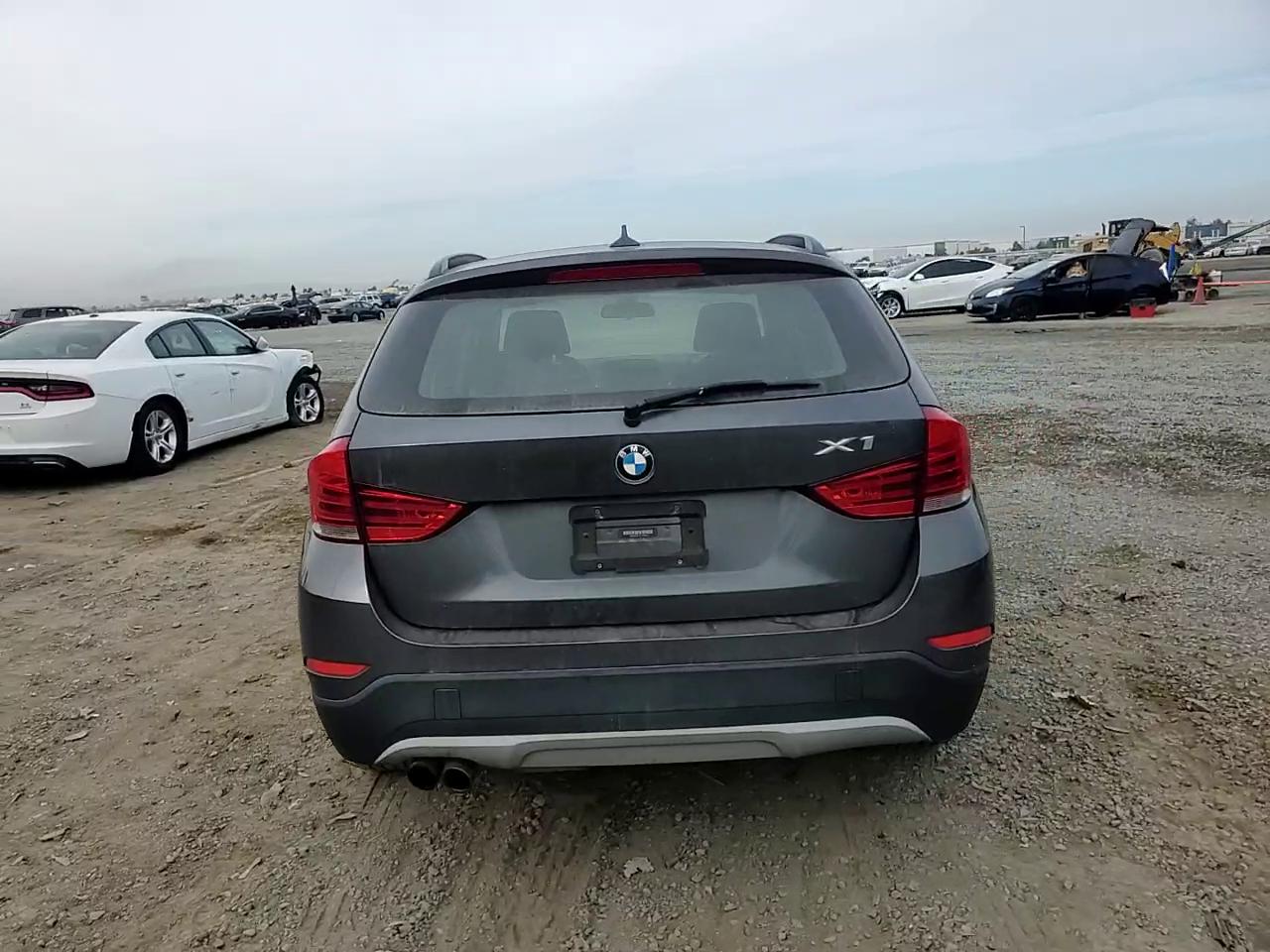 Фото: WBAVM1C5XFV317140