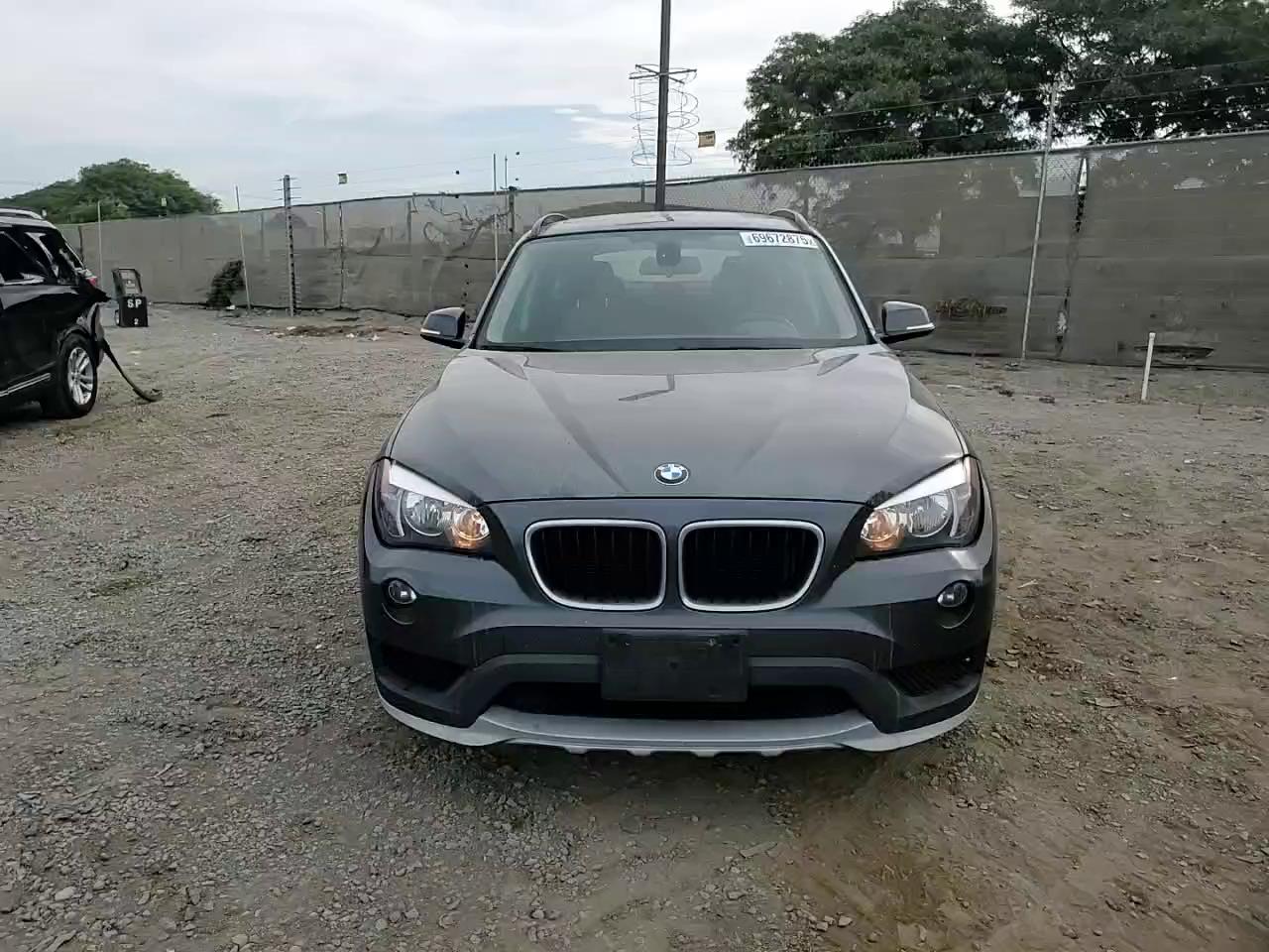 Фото: WBAVM1C5XFV317140