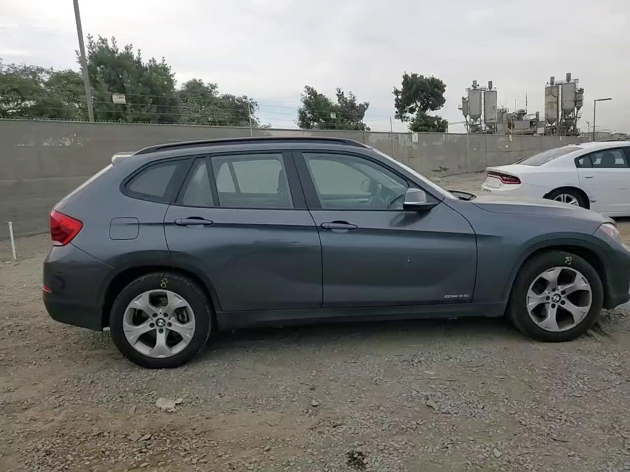 Фото: WBAVM1C5XFV317140