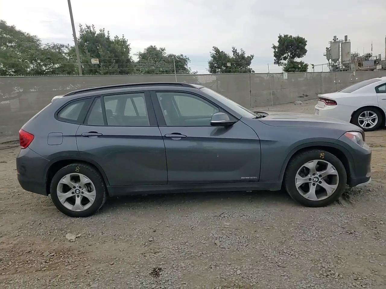 Фото: WBAVM1C5XFV317140