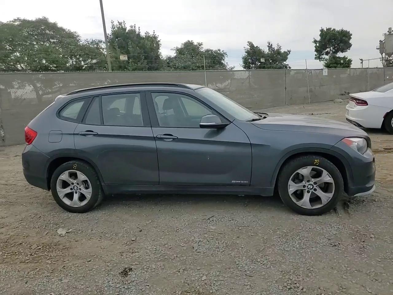 Фото: WBAVM1C5XFV317140