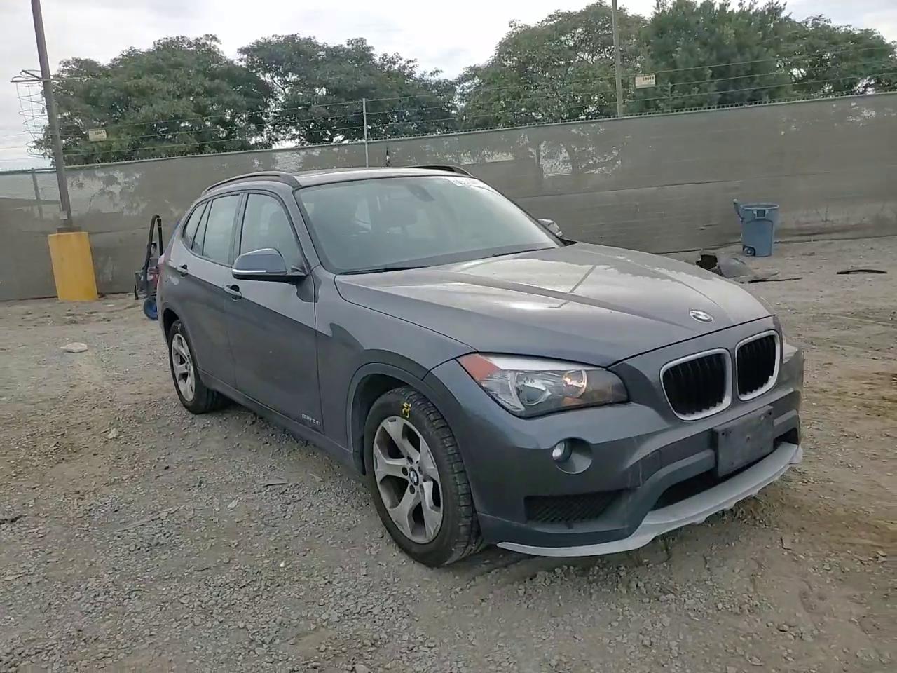 Фото: WBAVM1C5XFV317140