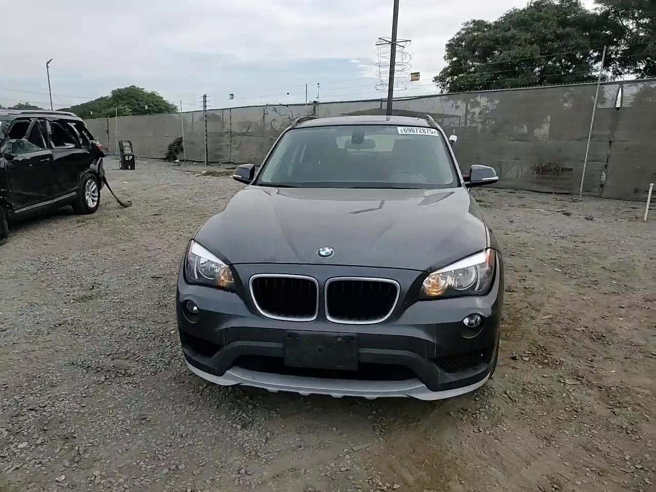 Фото: WBAVM1C5XFV317140