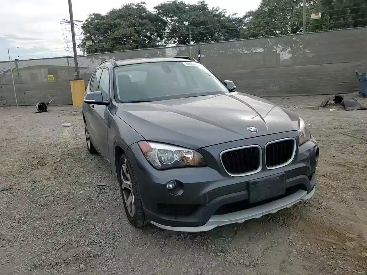 Фото: WBAVM1C5XFV317140