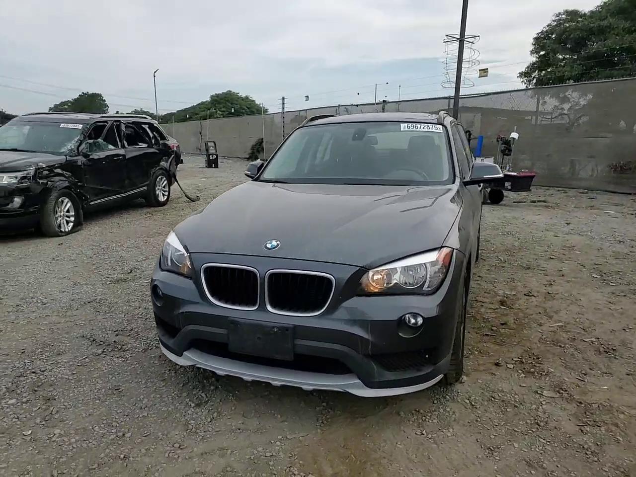 Фото: WBAVM1C5XFV317140