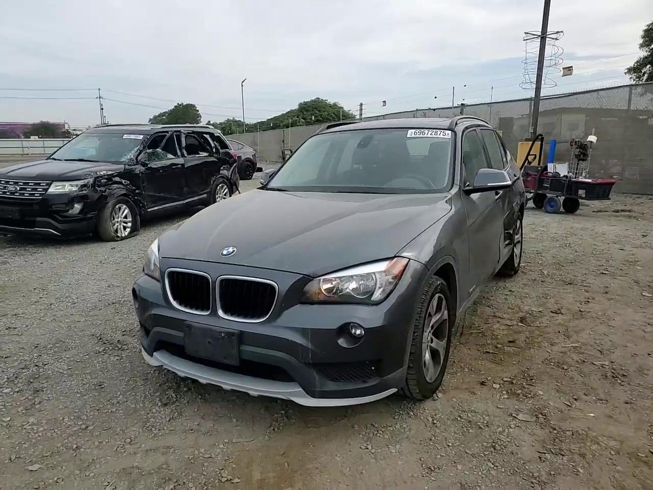 Фото: WBAVM1C5XFV317140