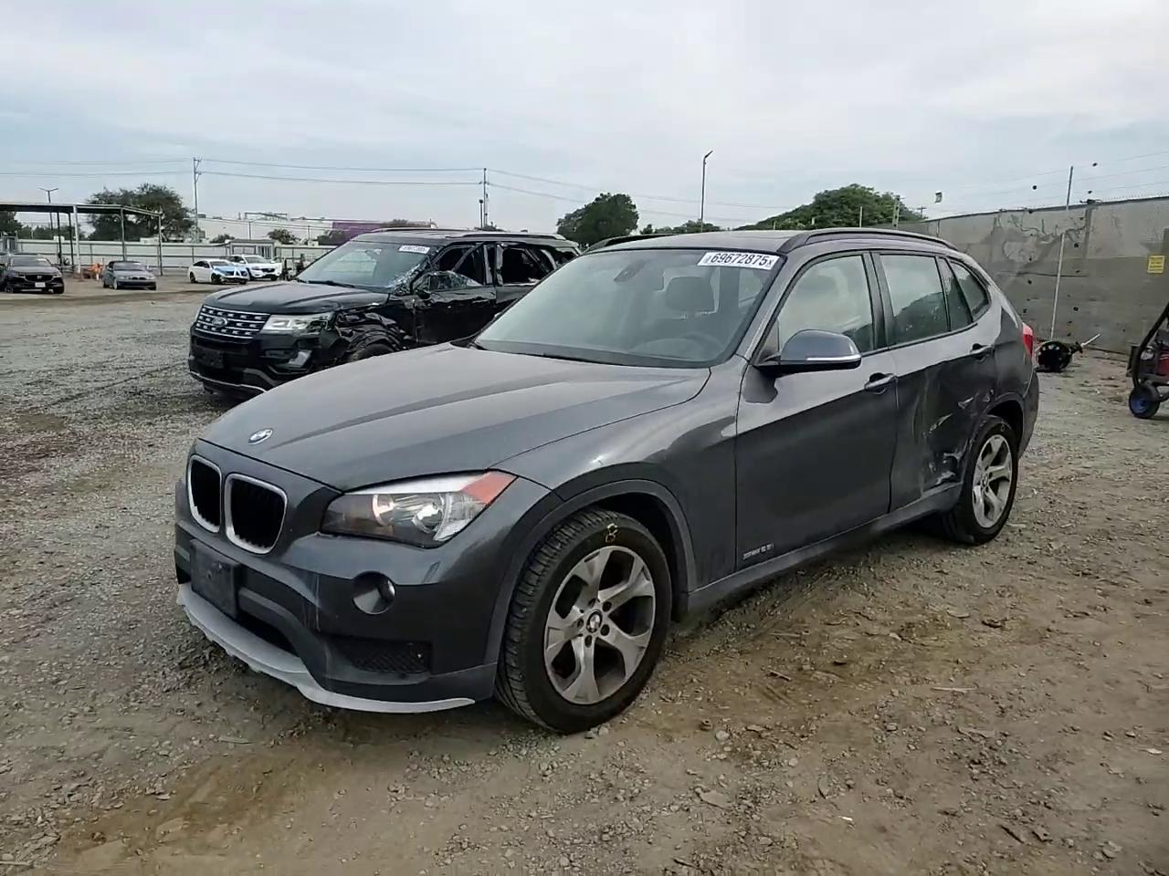 Фото: WBAVM1C5XFV317140