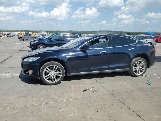 2013 Tesla Model S VIN: 5YJSA1CN8DFP05784 Lot: 68979725