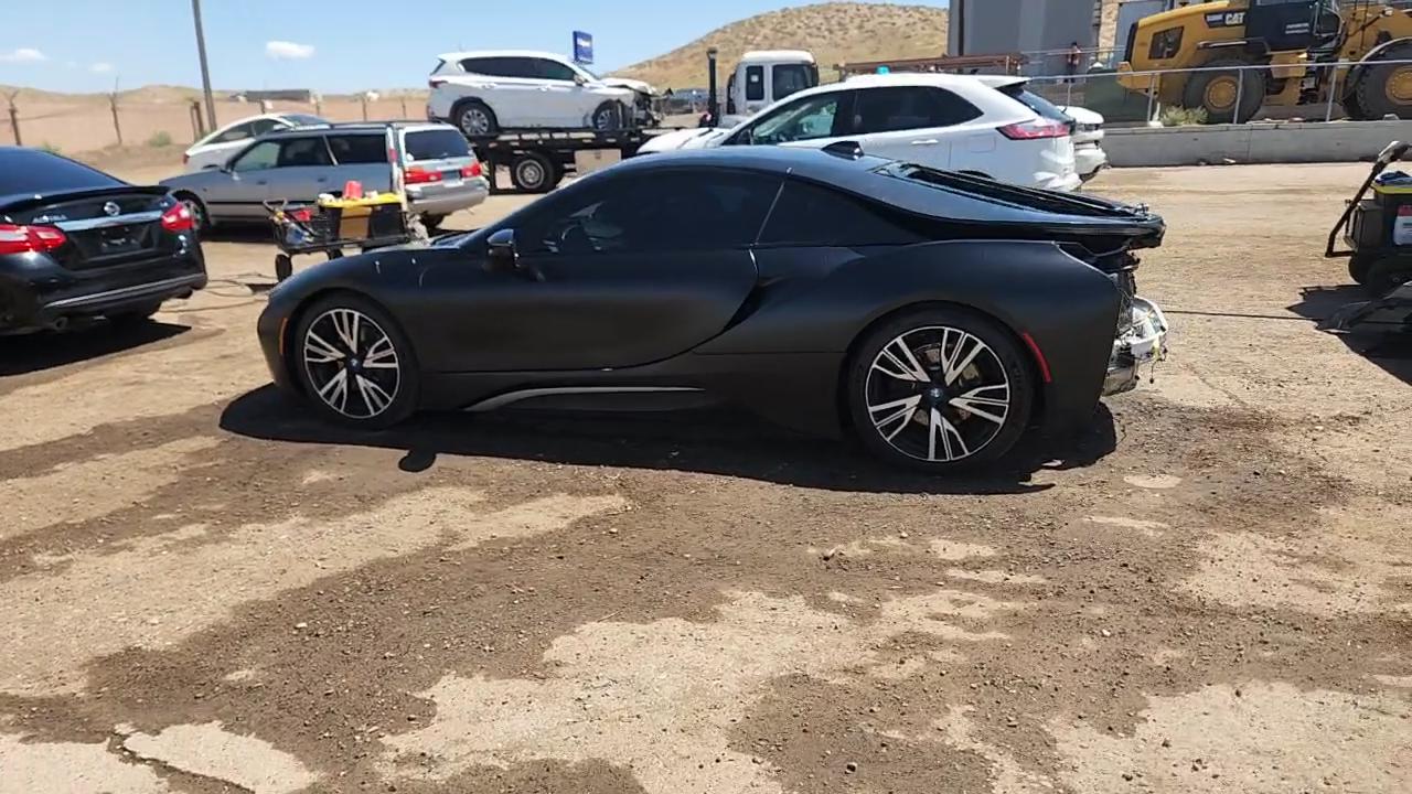 Фото: WBY2Z2C32HV676608