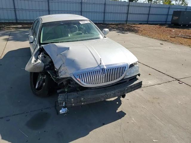 2004 Lincoln Town Car Ultimate VIN: 1LNHM83WX4Y619178 Lot: 70597155