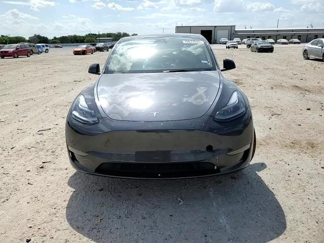 2024 Tesla Model Y VIN: 7SAYGDED1RA322615 Lot: 70672635