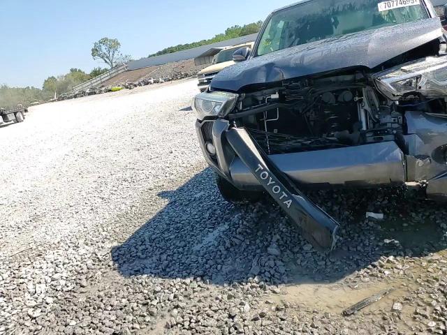 2019 Toyota 4Runner Sr5/Sr5 Premium VIN: JTEBU5JR8K5698429 Lot: 70774695