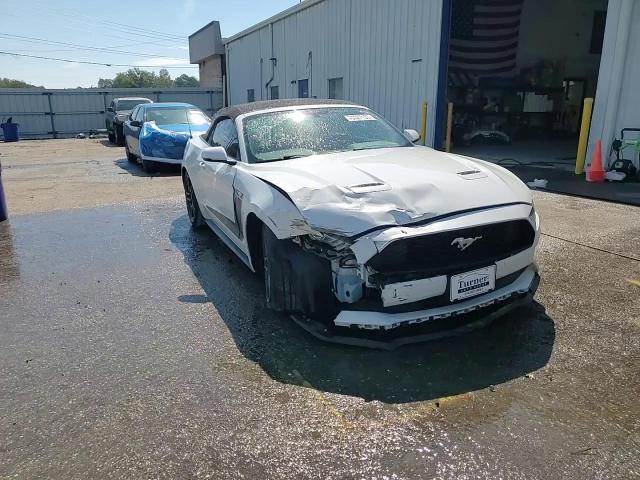 2020 Ford Mustang VIN: 1FATP8UH5L5112099 Lot: 70327105