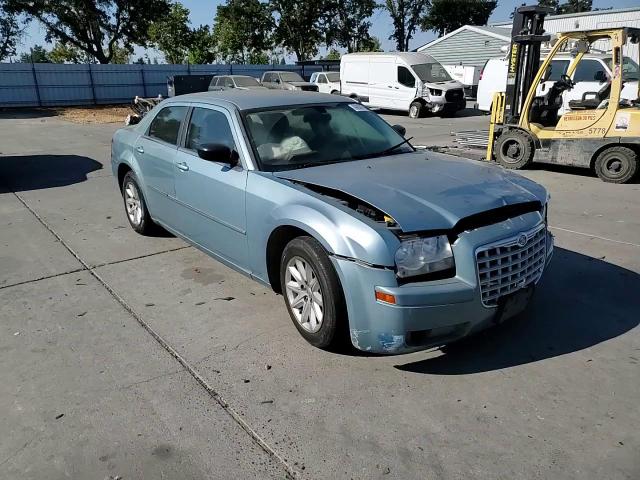 2008 Chrysler 300 Lx VIN: 2C3KA43R68H268179 Lot: 69639715