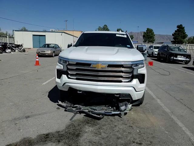 2022 Chevrolet Silverado - Image 11