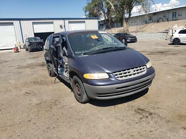 2000 Chrysler Voyager VIN: 2C4GJ2538YR886130 Lot: 70710254