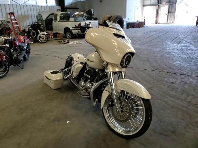 2015 Harley-Davidson Flhxs Street Glide Special VIN: 1HD1KRM10FB675705 Lot: 70487104