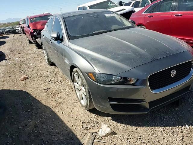 SAJAD4FX8JCP21043 2018 Jaguar Xe Premium