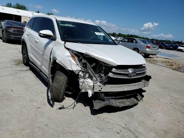 2018 Toyota Highlander Le VIN: 5TDZZRFHXJS249287 Lot: 73193564