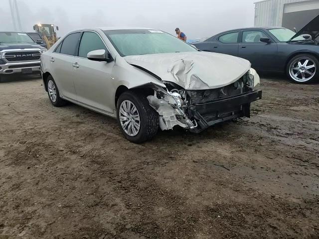 2014 Toyota Camry - Image 11