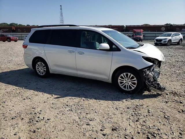 2017 Toyota Sienna Xle VIN: 5TDYZ3DC8HS834444 Lot: 70439164