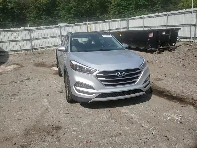 KM8J33A21JU682194 2018 Hyundai Tucson Value