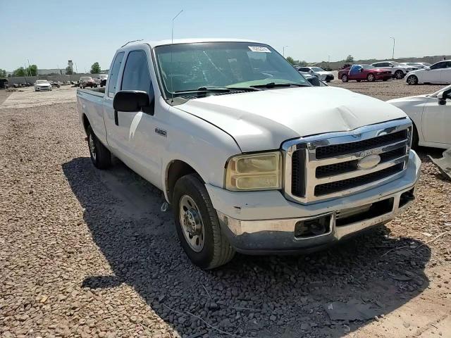 2005 Ford F250 Super Duty VIN: 1FTSX20595EB03374 Lot: 70282374