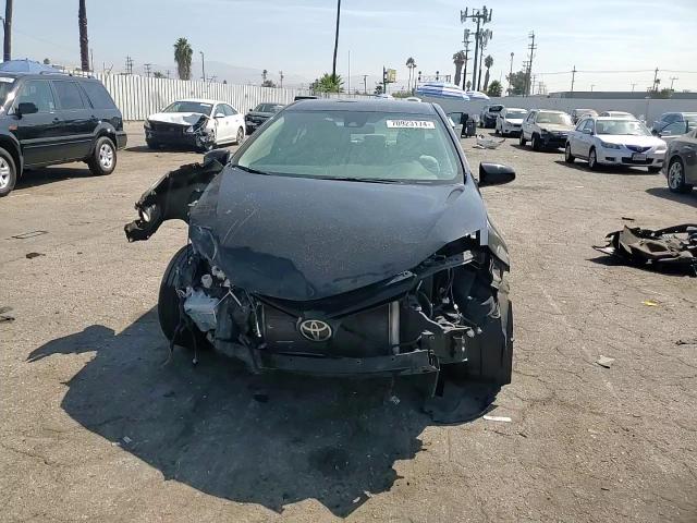 2018 Toyota Corolla L VIN: 2T1BURHE5JC061868 Lot: 70923174