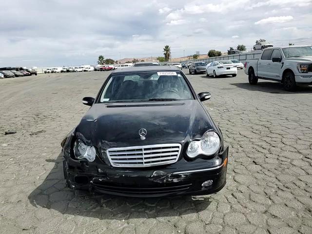 2005 Mercedes-Benz C 240 4Matic VIN: WDBRF81J05F674051 Lot: 71625434