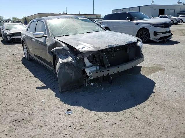 2C3CCAEG9GH282228 2016 Chrysler 300C