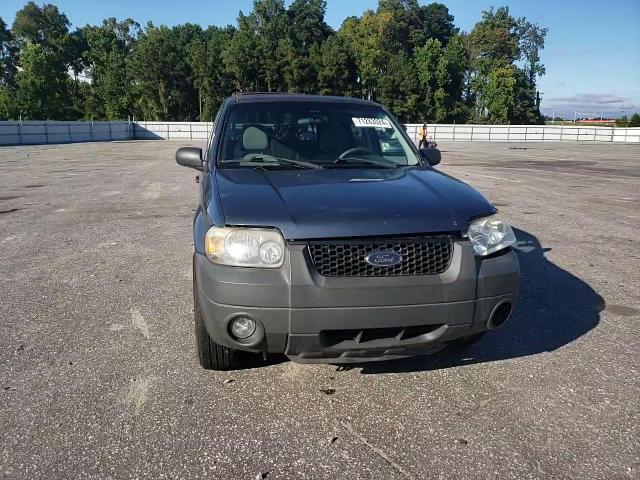 2005 Ford Escape Xlt VIN: 1FMYU03155KD52140 Lot: 71283024